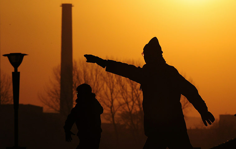 24 hours in pics: Elderly Chinese perform their morning exercises
