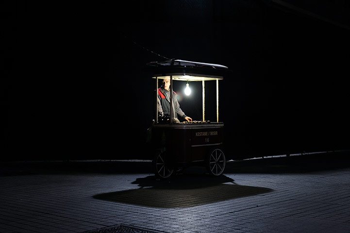 24 hours in picrtures: roasted chesnuts on Istiklal  