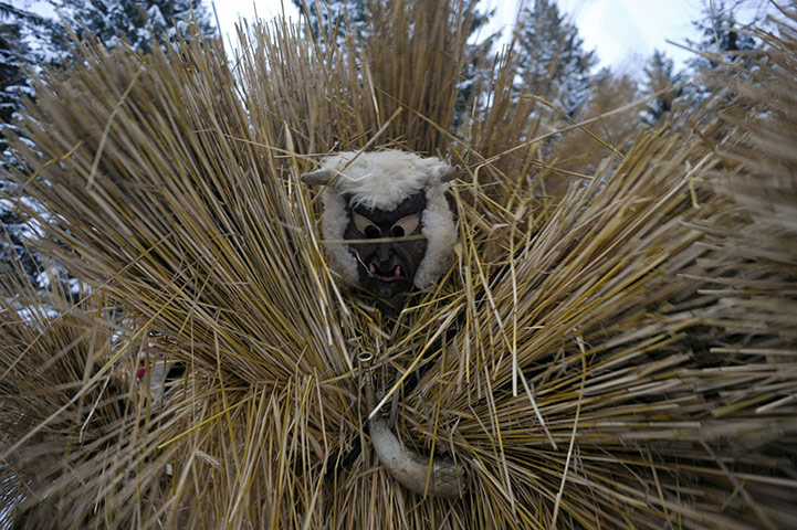 24 hours in picrtures: Buttenmandl Parade 