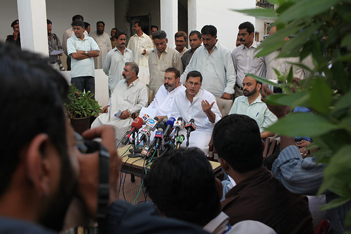 Karachi Pakistan: Senior Karachi police officer Omar Shahid Hamid holds a press conference