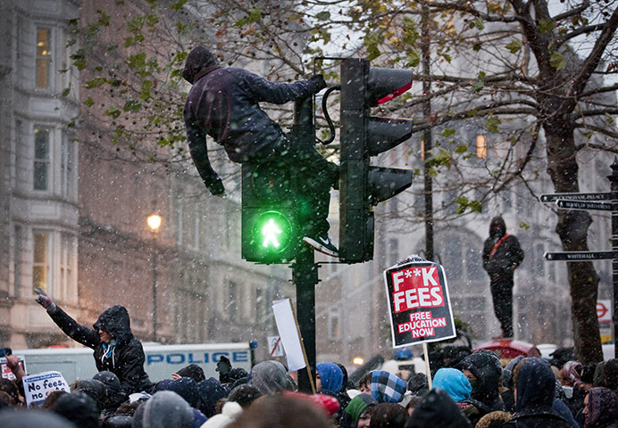 Students protest 3rd day: Students protest 3rd day