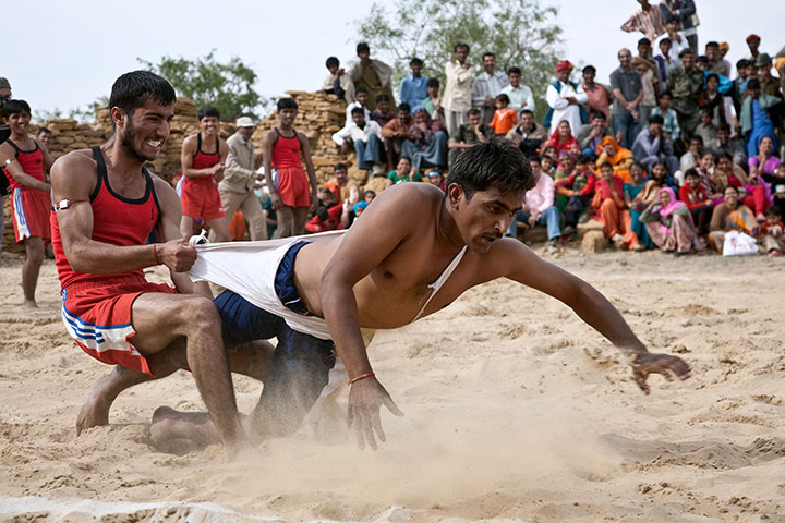 viewfinder6: athlete Khuri village. Rajasthan. India