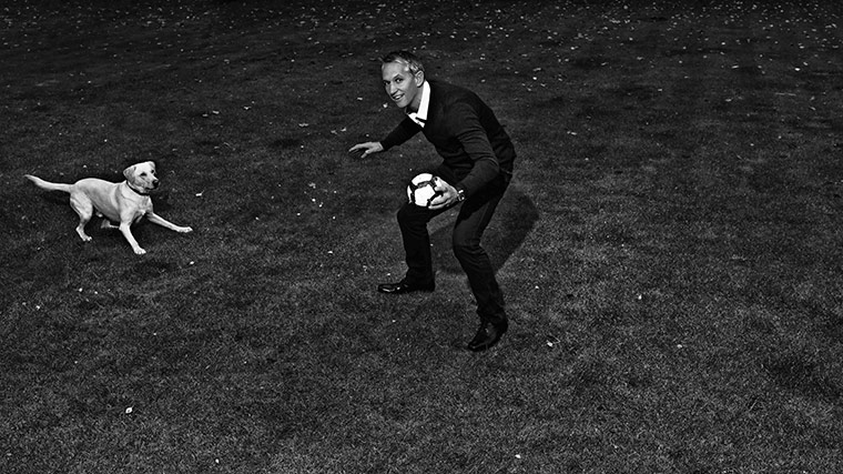 Dogs: Celebrity Photo Ehibition for Guide Dogs Gary Linekar – Snoop