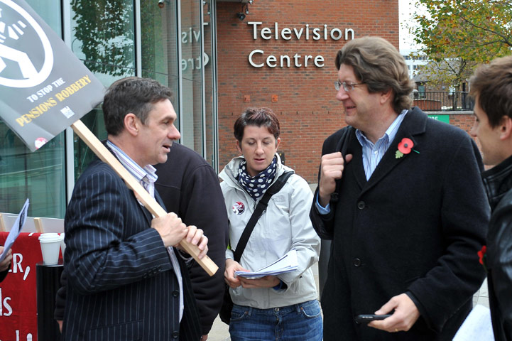 BBC strike: Newsnight economics editor Paul Mason meets deputy DG Mark Byford