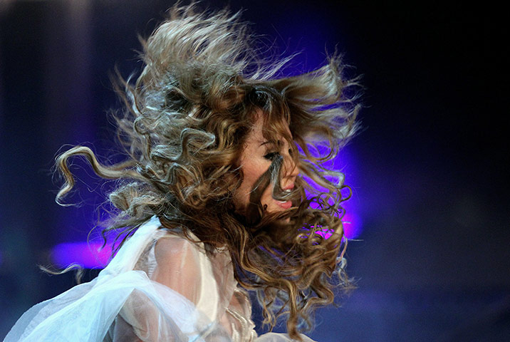 24 hours pics: Singer Miley Cyrus performs in Hanover