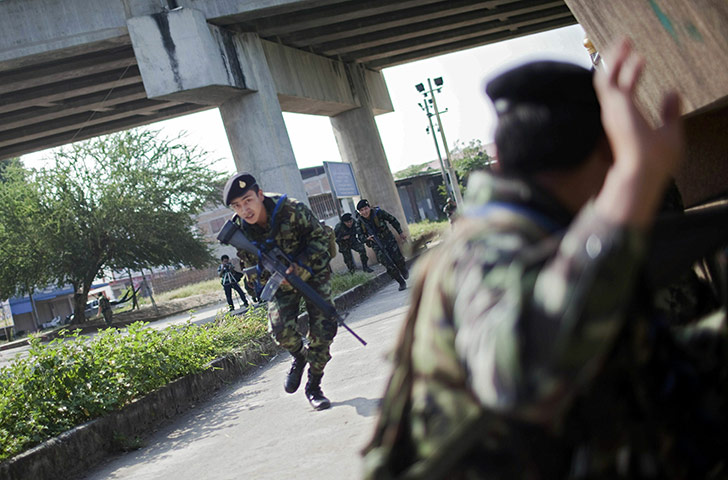 24 hours: Thai soldier run for cover near Burmese border
