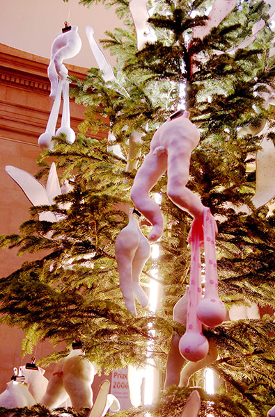 Tate christmas trees: Sarah Lucas 2006 Tate tree