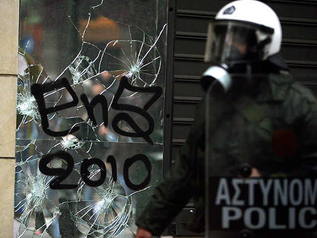 Riots in Athens: Protest against new austerity measures in Greece