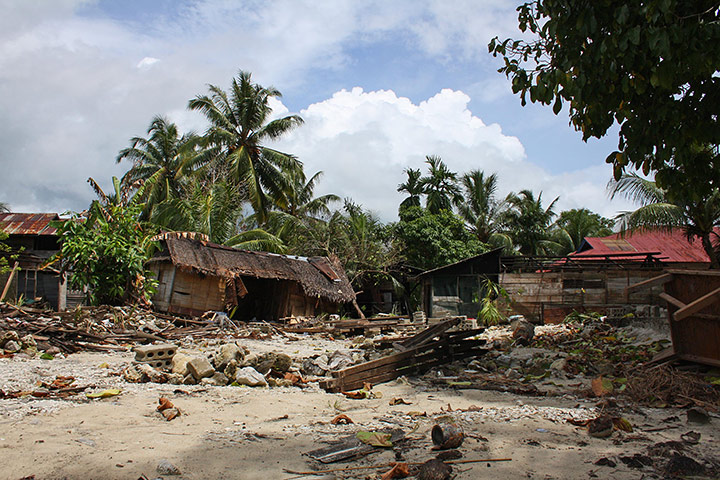 Shelterbox: Aid for Mentawai Island