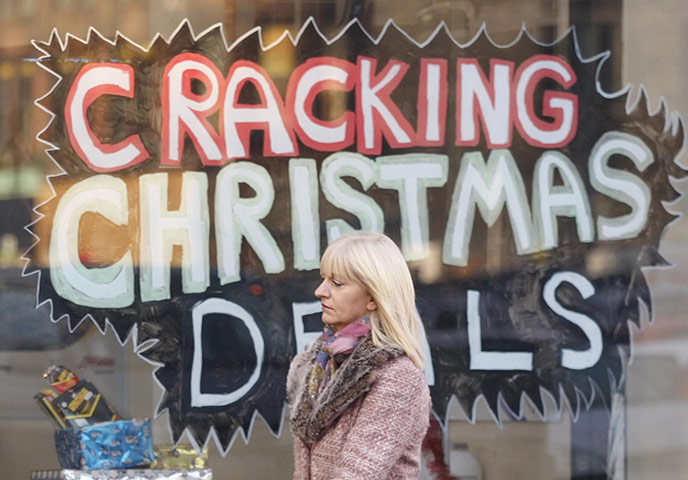 Business Week in Pictures: Christmas shoppers in Glasgow