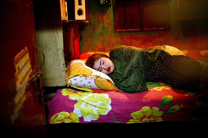 UNICEF Photo of the Year : Bangladesh child prostitution