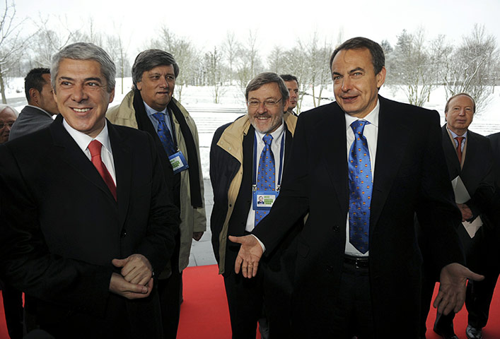 2018 World Cup bid: Jose Luis Rodriguez Zapatero and Jose Socrates arrive at FIFA HQ