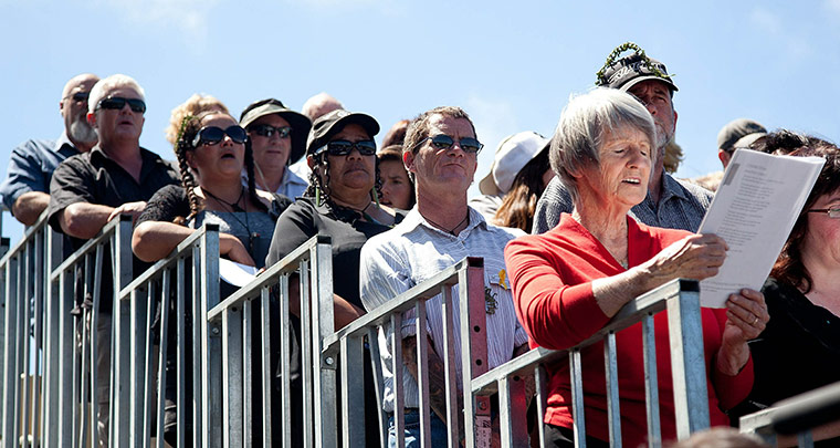 Mourners sing at New Zealand miners memorial service