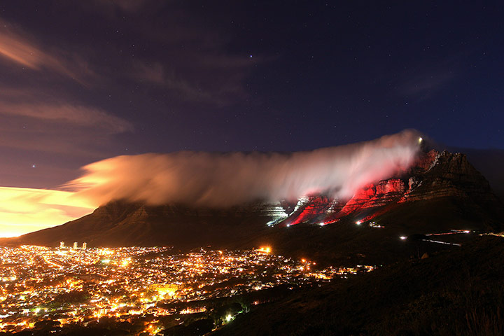 24 hours in pictures: Cape Town Turns RED For World AIDS Day