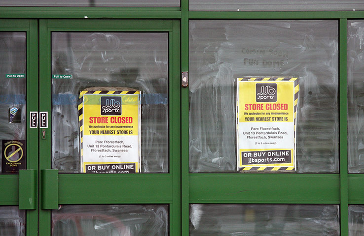 Week in business: JJB Sports store closes down, Parc Tawe, Swansea, Wales, January 2009