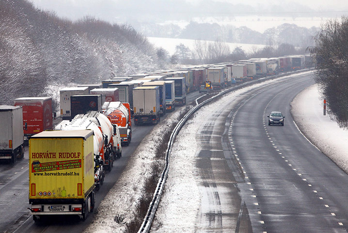 Winter weather: Lorries remain stuck in operation stack on the M20 