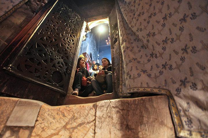 24 hours: Christian pilgrims at the Church of Nativity