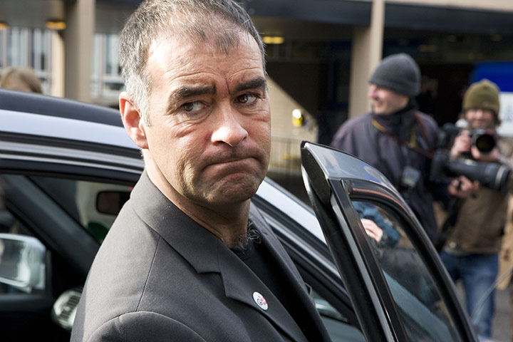 Tommy Sheridan: 2008: Tommy Sheridan drives his wife Gail to Gayfield police station
