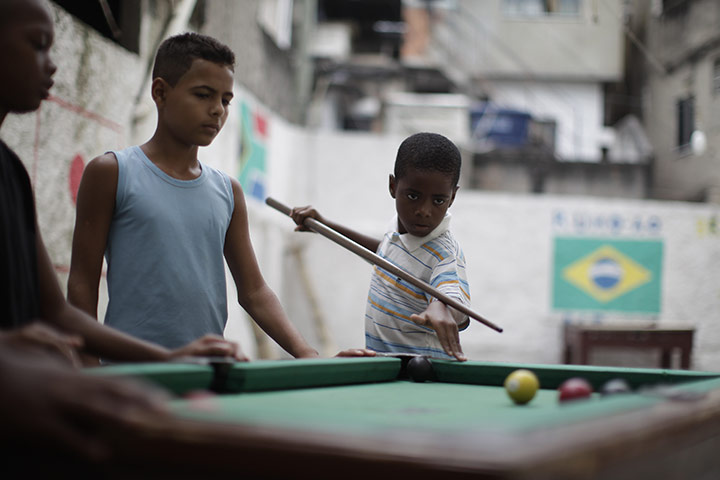24 hours in pictures: Vila Cruzeiro slum in Rio