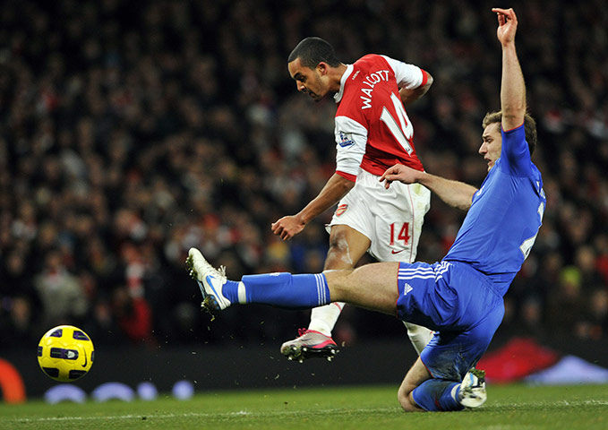 sport2: Arsenal's English striker Theo Walcott (