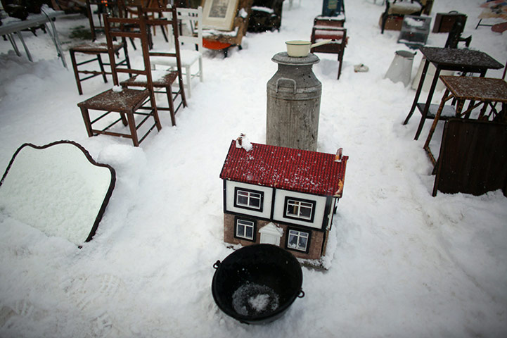 24 hours in pictures: Newark International Antique Fair