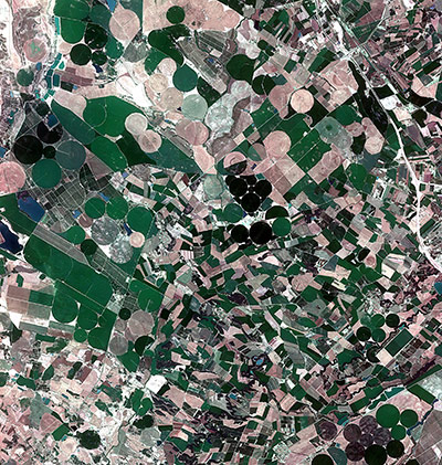 Satellite Eye: landscape of the autonomous communities of Aragon (west) and Catalonia