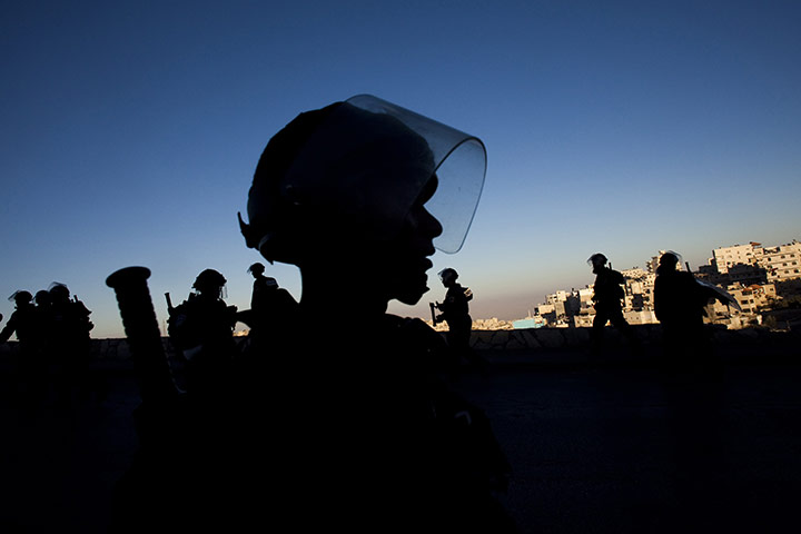 24 Hours: Israeli security forces take up positions in clashes with Palestinian youth