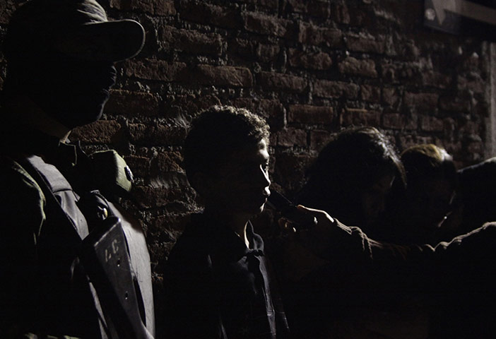 24 Hours: A journalist interviews a 14-year-old, known as El Ponchis