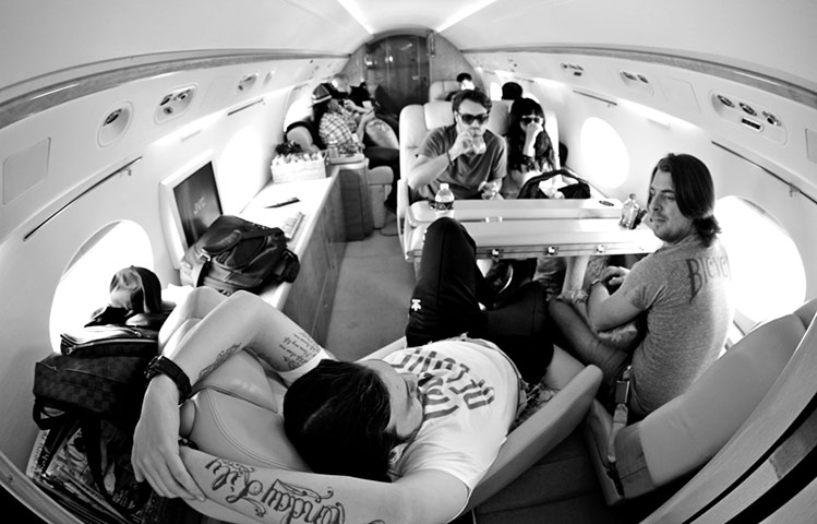 Swedish House Mafia: Relaxing on board the private jet from Miami to Las Vegas