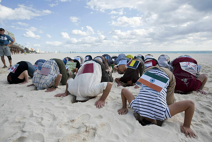COP16 protest: Members of the ONG Sierra Club  in Cancun