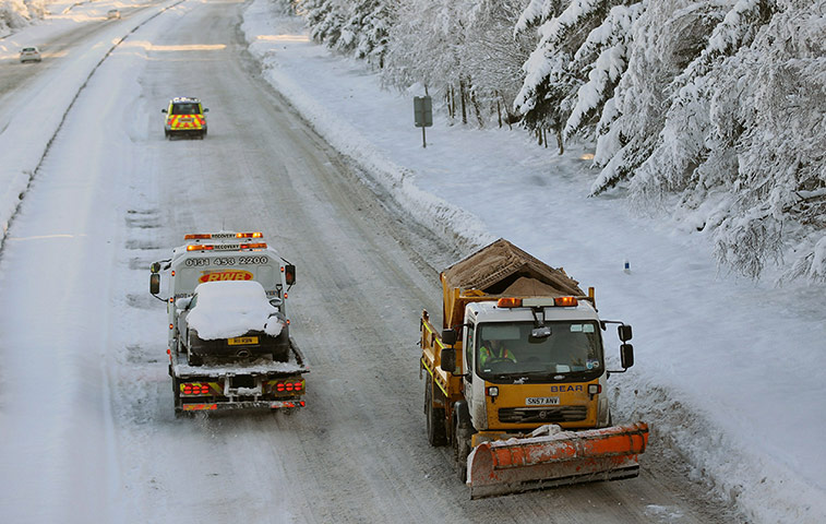 Freezing weather: Traffic moves slowly eastbound on the M8 motorway