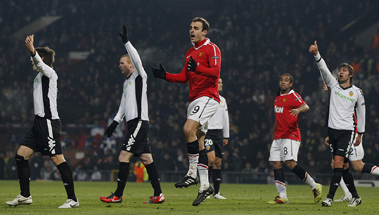 Champions League Tuesday: United's Dimitar Berbatov's goal against Valencia is disallowed for offside