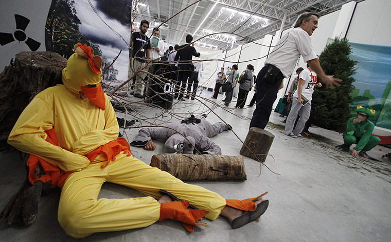 COP16 updates: Activists at the Pitaya Cancún Messe