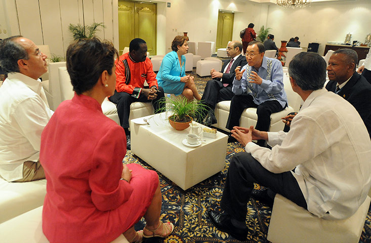COP16 updates: UN secretary general Ban Ki-moon talks with various heads of state and UNFCCC officials