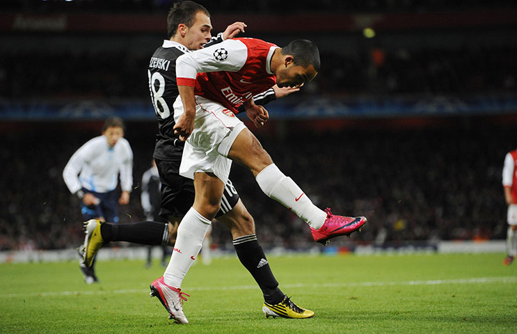 Arsenal Champions League: Theo Walcott makes it 2-1 to Arsenal