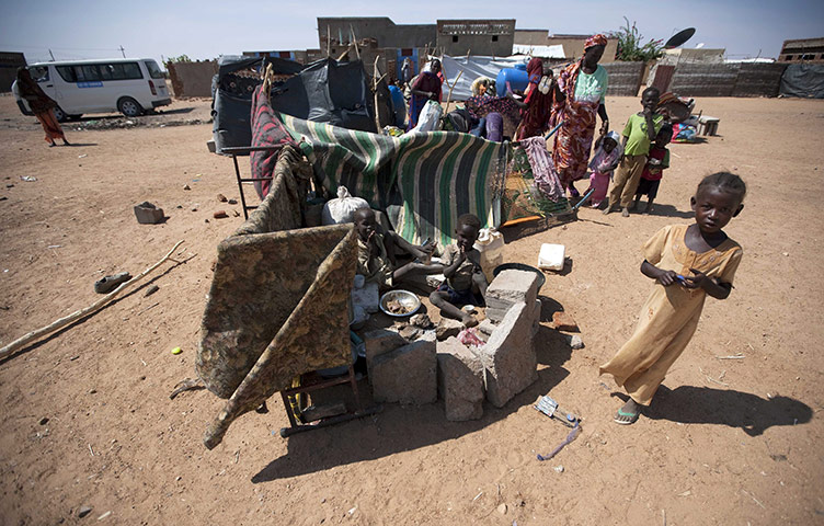 Darfur People Return: Displaced people of Darfur begin to return to their villages