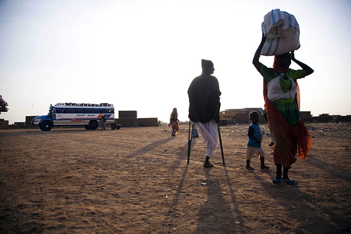 Darfur People Return: Displaced people of Darfur begin to return to their villages