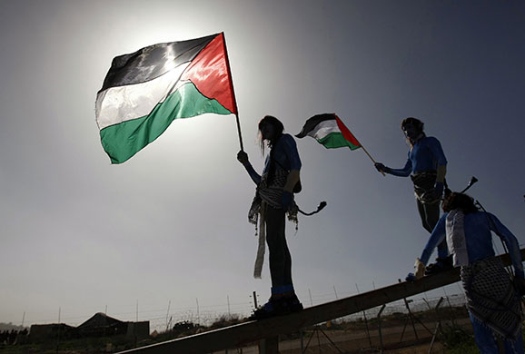 West Bank demonstration: Palestinians and foreign activists dressed as characters from Avatar