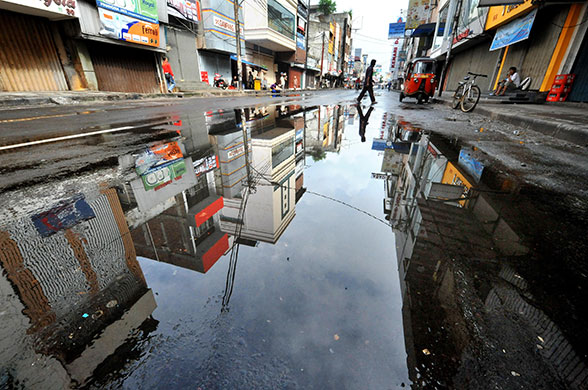 24 hours: Jakarta, Indonesia: A normally busy street in Chinatown during new year