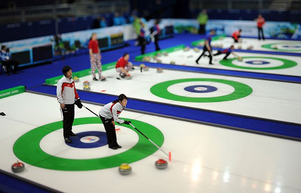 winter olympics day 3: Japanese women's curling team