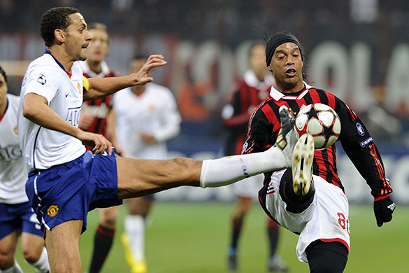 Tuesday Champions League: Ferdinand takes the ball away from Ronaldinho