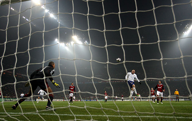 Tuesday Champions League: Rooney scores his second and United's third