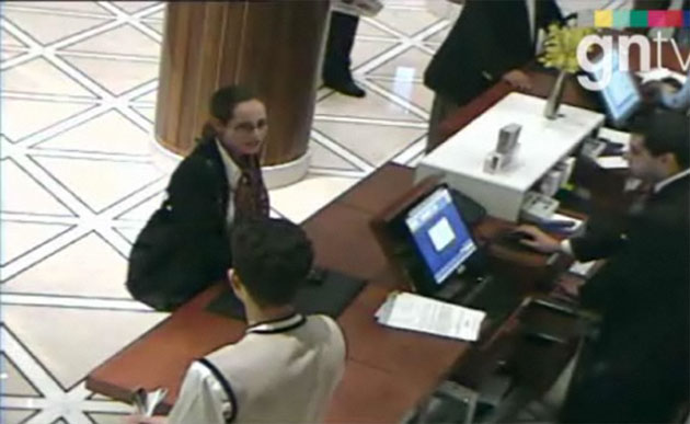 Mahmoud al-Mabhouh: A female murder suspect checks into a hotel