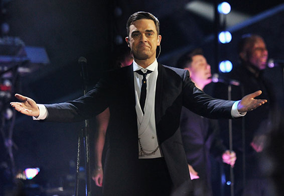 Brit Awards Style: The Brit Awards 2010 Robbie Williams