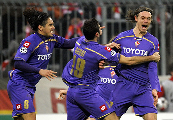 Wed Champions League: Fiorentina defender Per Kroldrup celebrates equalising against Bayern