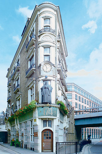 10 best pubs: The Black Friar Pub 