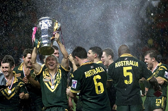 Old Trafford History: Australia celebrate winning the 2000 Rugby League World Cup