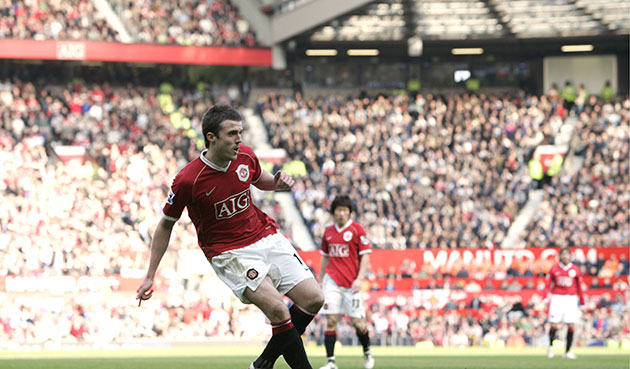 Old Trafford History: Michael Carrick scores the second goal for United against Blackburn