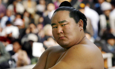 Sumo-grand-champion-Asash-001.jpg