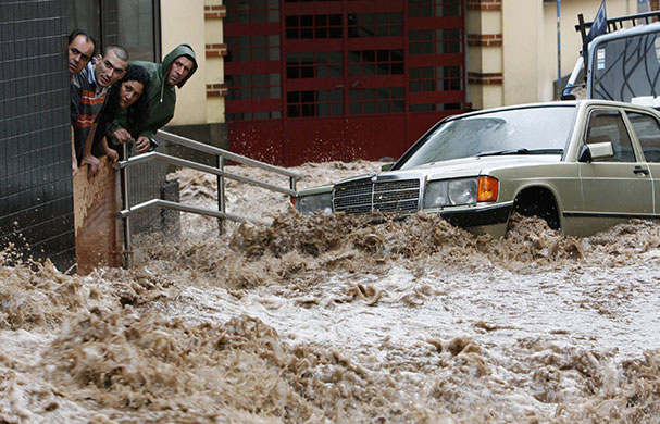 24 hours in pictures:  flooding in Funchal, Madeira